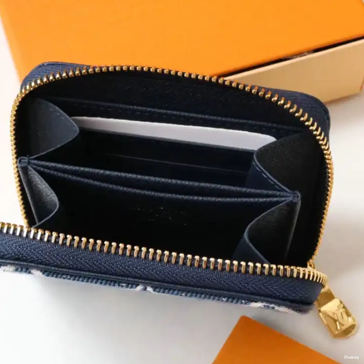 LV 2204DJ0035 Bag 0610